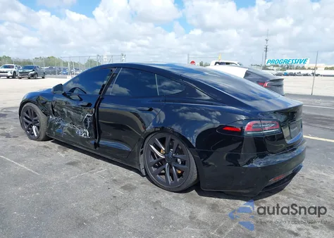 2022 Tesla Model S Dual Motor All-Wheel Drive z USA, uszkodzony, nr VIN 5YJSA1E56NF476942